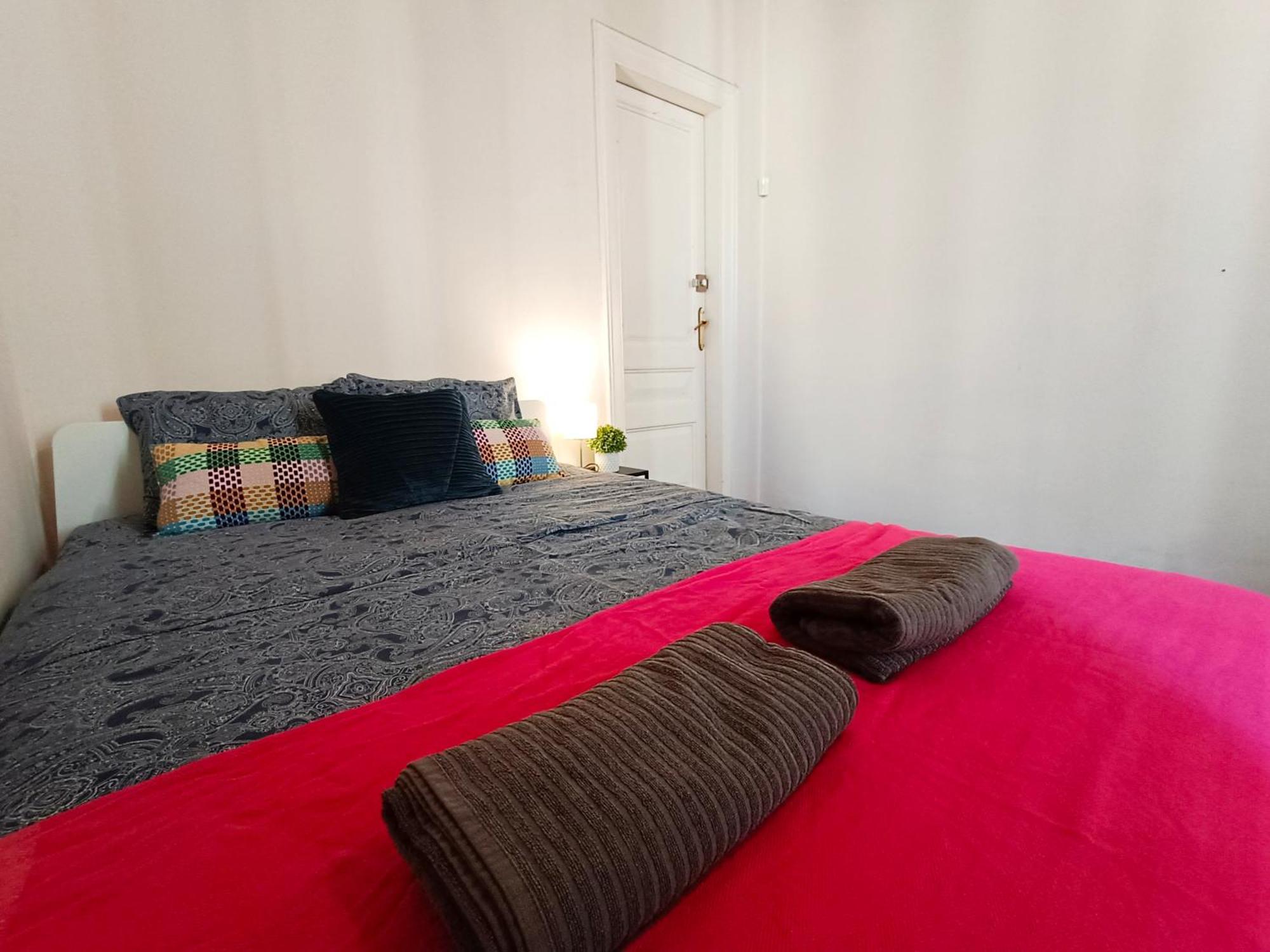 By Urquinaona Rooms Барселона Экстерьер фото